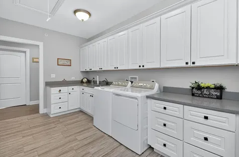 669 East Byron Avenue Addison IL 60101