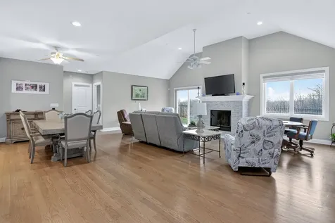 669 East Byron Avenue Addison IL 60101
