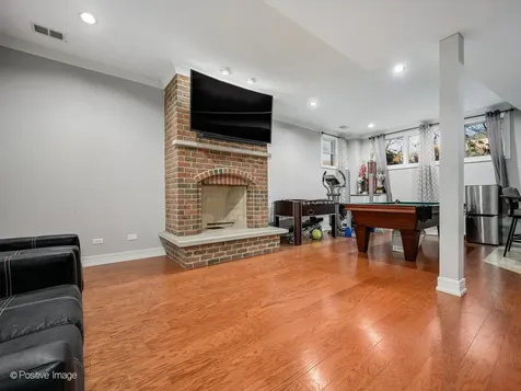 3740 North Pacific Avenue Chicago IL 60634
