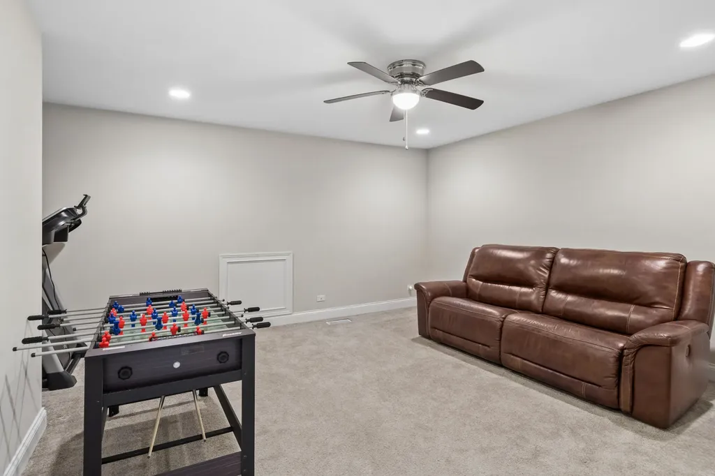 2757 Nicole Circle Aurora IL 60502