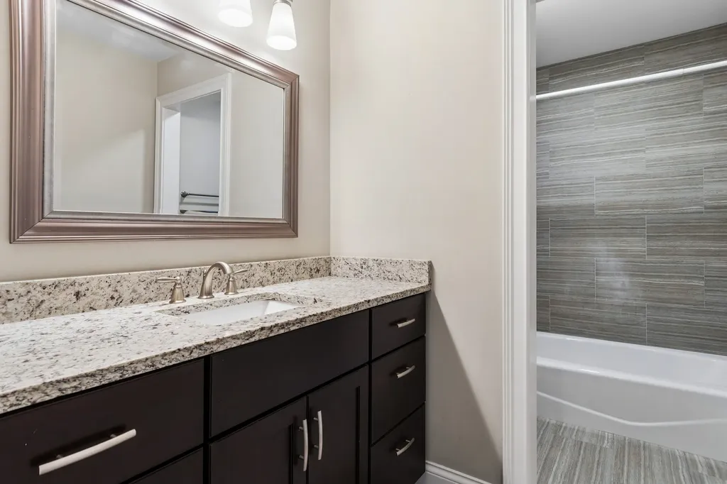 2757 Nicole Circle Aurora IL 60502