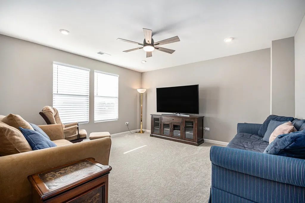3207 Dove Mountain Drive Aurora IL 60503