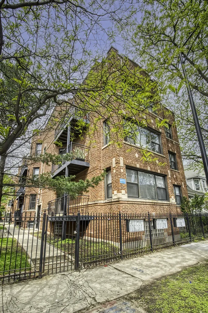 4840 North Ashland Avenue Chicago IL 60640
