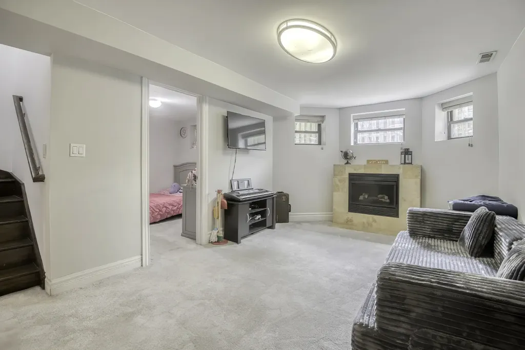 4840 North Ashland Avenue Chicago IL 60640
