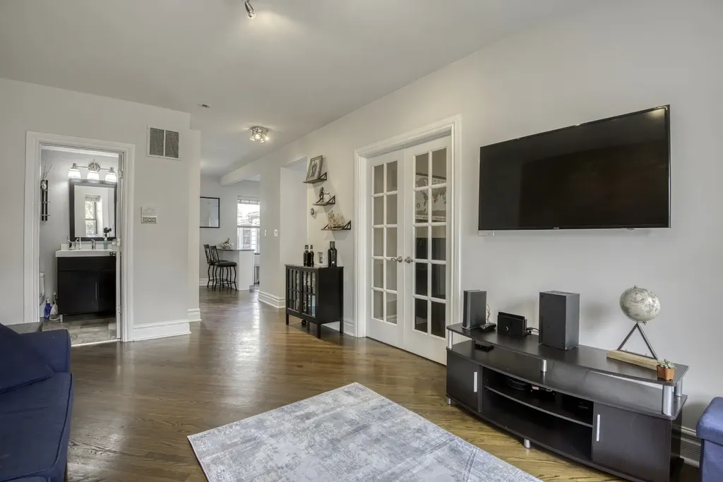 4840 North Ashland Avenue Chicago IL 60640