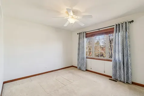 143 Pineridge Drive S Oswego IL 60543