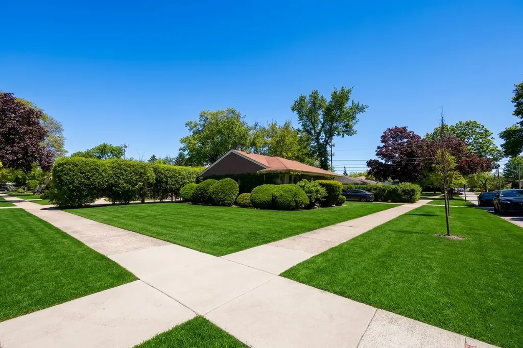901 Park Plaine Avenue Park Ridge IL 60068