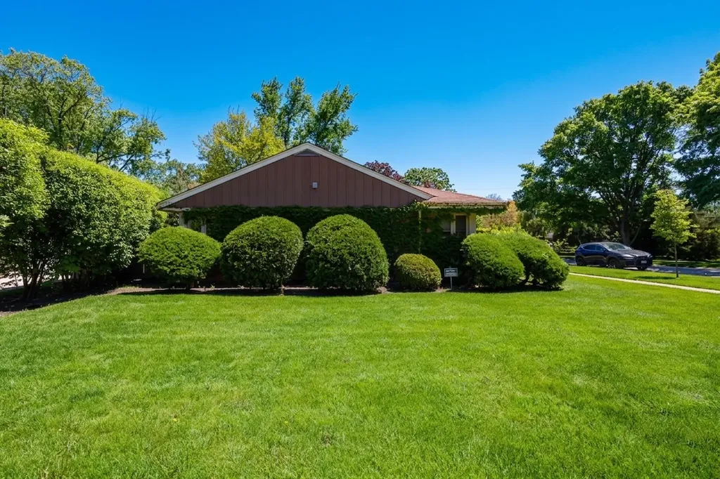 901 Park Plaine Avenue Park Ridge IL 60068