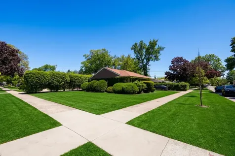 901 Park Plaine Avenue Park Ridge IL 60068