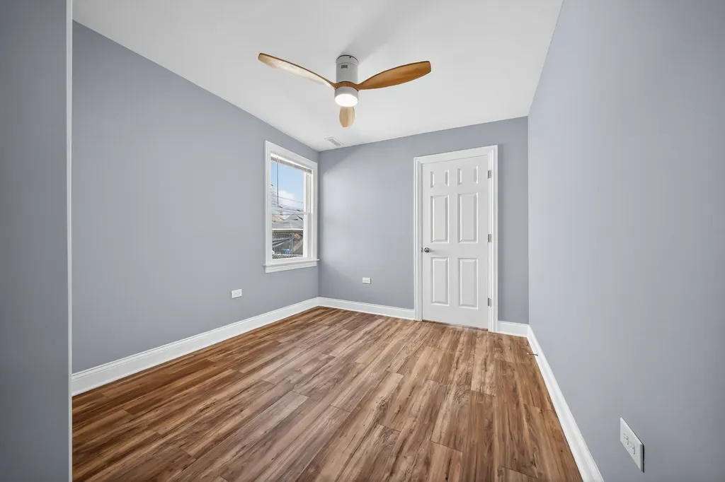 7535 South St. Lawrence Avenue Chicago IL 60619