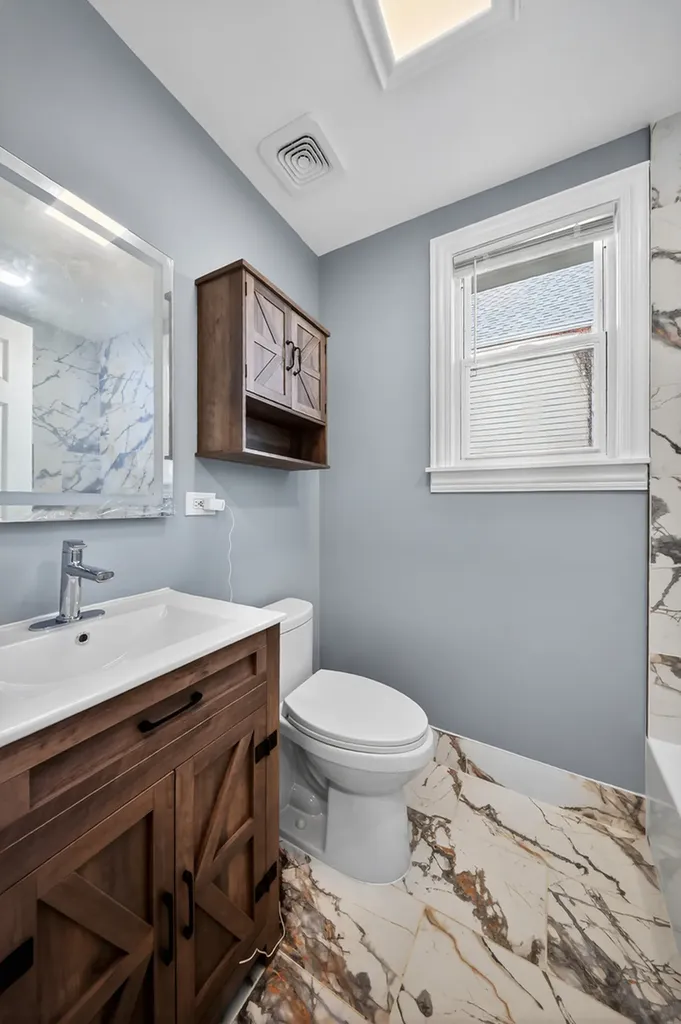 7535 South St. Lawrence Avenue Chicago IL 60619