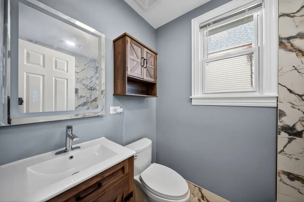 7535 South St. Lawrence Avenue Chicago IL 60619