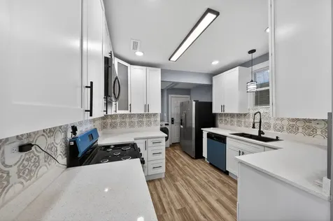7535 South St. Lawrence Avenue Chicago IL 60619