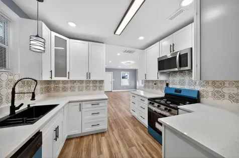 7535 South St. Lawrence Avenue Chicago IL 60619