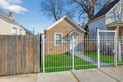 7535 South St. Lawrence Avenue Chicago IL 60619