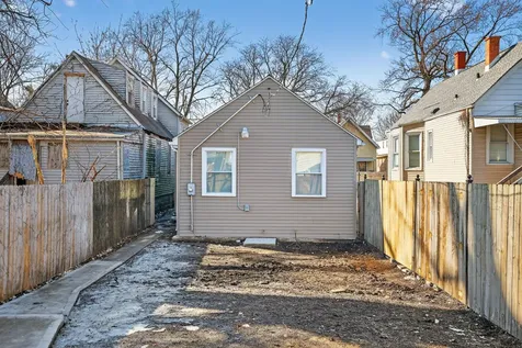 7535 South St. Lawrence Avenue Chicago IL 60619