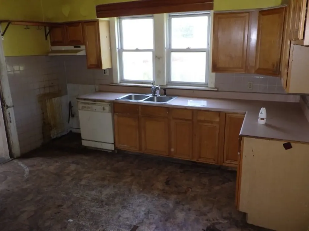 10227 South Peoria Street Chicago IL 60643