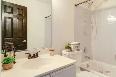 520 Palm Court Crystal Lake IL 60014
