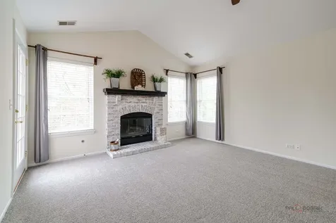 520 Palm Court Crystal Lake IL 60014