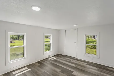 4931 East Glenwood Drive Decatur IL 62521