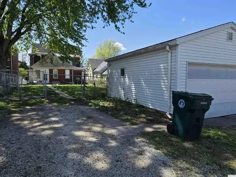 1019 Madison Street Quincy IL 62301