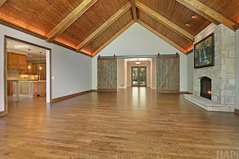 8806 Whispering Pines Trail Woodstock IL 60098