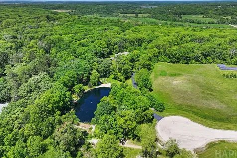 8806 Whispering Pines Trail Woodstock IL 60098