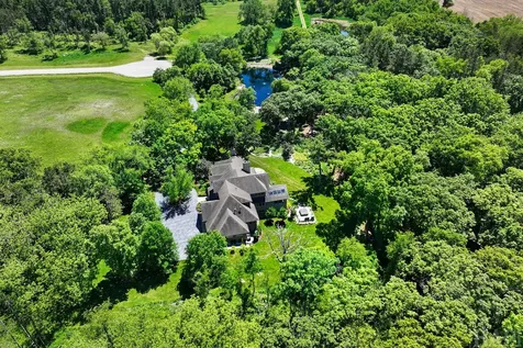 8806 Whispering Pines Trail Woodstock IL 60098