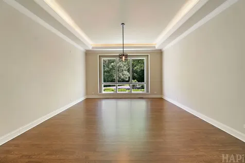 8806 Whispering Pines Trail Woodstock IL 60098