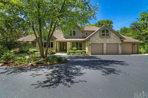 8806 Whispering Pines Trail Woodstock IL 60098