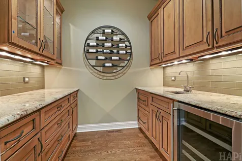 8806 Whispering Pines Trail Woodstock IL 60098