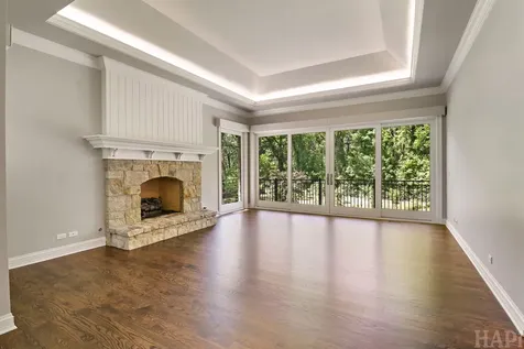 8806 Whispering Pines Trail Woodstock IL 60098
