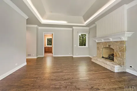 8806 Whispering Pines Trail Woodstock IL 60098