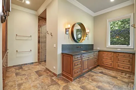 8806 Whispering Pines Trail Woodstock IL 60098