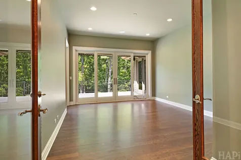 8806 Whispering Pines Trail Woodstock IL 60098