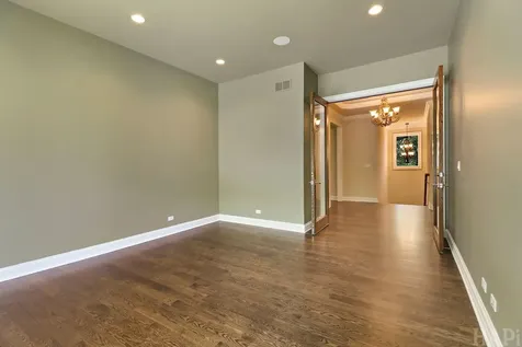 8806 Whispering Pines Trail Woodstock IL 60098