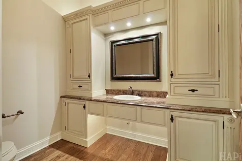 8806 Whispering Pines Trail Woodstock IL 60098