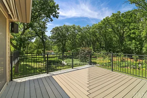 8806 Whispering Pines Trail Woodstock IL 60098