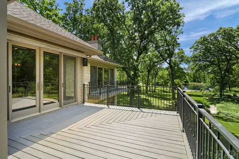 8806 Whispering Pines Trail Woodstock IL 60098