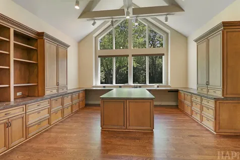 8806 Whispering Pines Trail Woodstock IL 60098