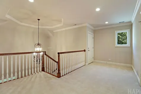 8806 Whispering Pines Trail Woodstock IL 60098