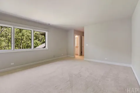 8806 Whispering Pines Trail Woodstock IL 60098
