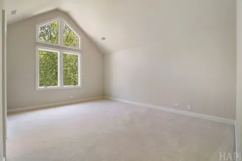 8806 Whispering Pines Trail Woodstock IL 60098