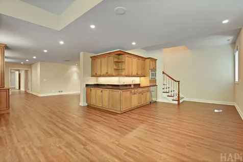 8806 Whispering Pines Trail Woodstock IL 60098
