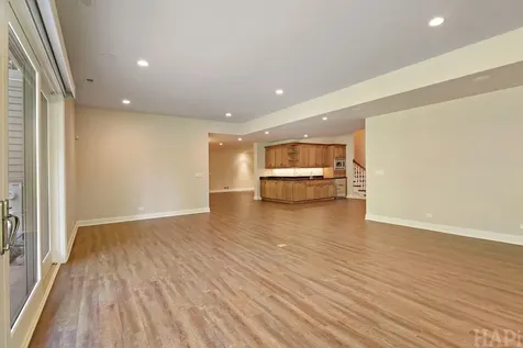 8806 Whispering Pines Trail Woodstock IL 60098