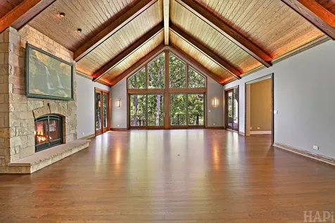 8806 Whispering Pines Trail Woodstock IL 60098