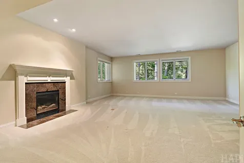 8806 Whispering Pines Trail Woodstock IL 60098