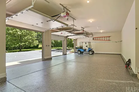 8806 Whispering Pines Trail Woodstock IL 60098