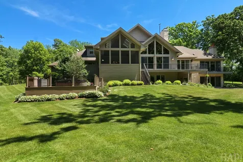 8806 Whispering Pines Trail Woodstock IL 60098