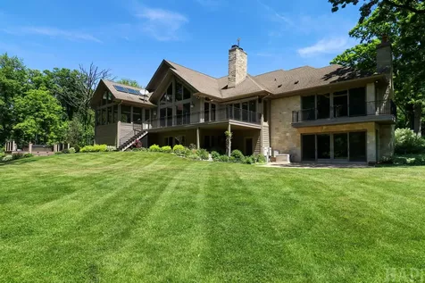 8806 Whispering Pines Trail Woodstock IL 60098